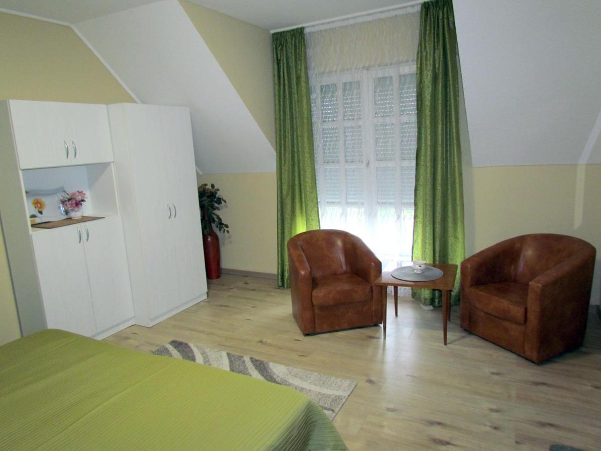 Hotel Leander Vendeghaz Gyenesdiás Zewnętrze zdjęcie